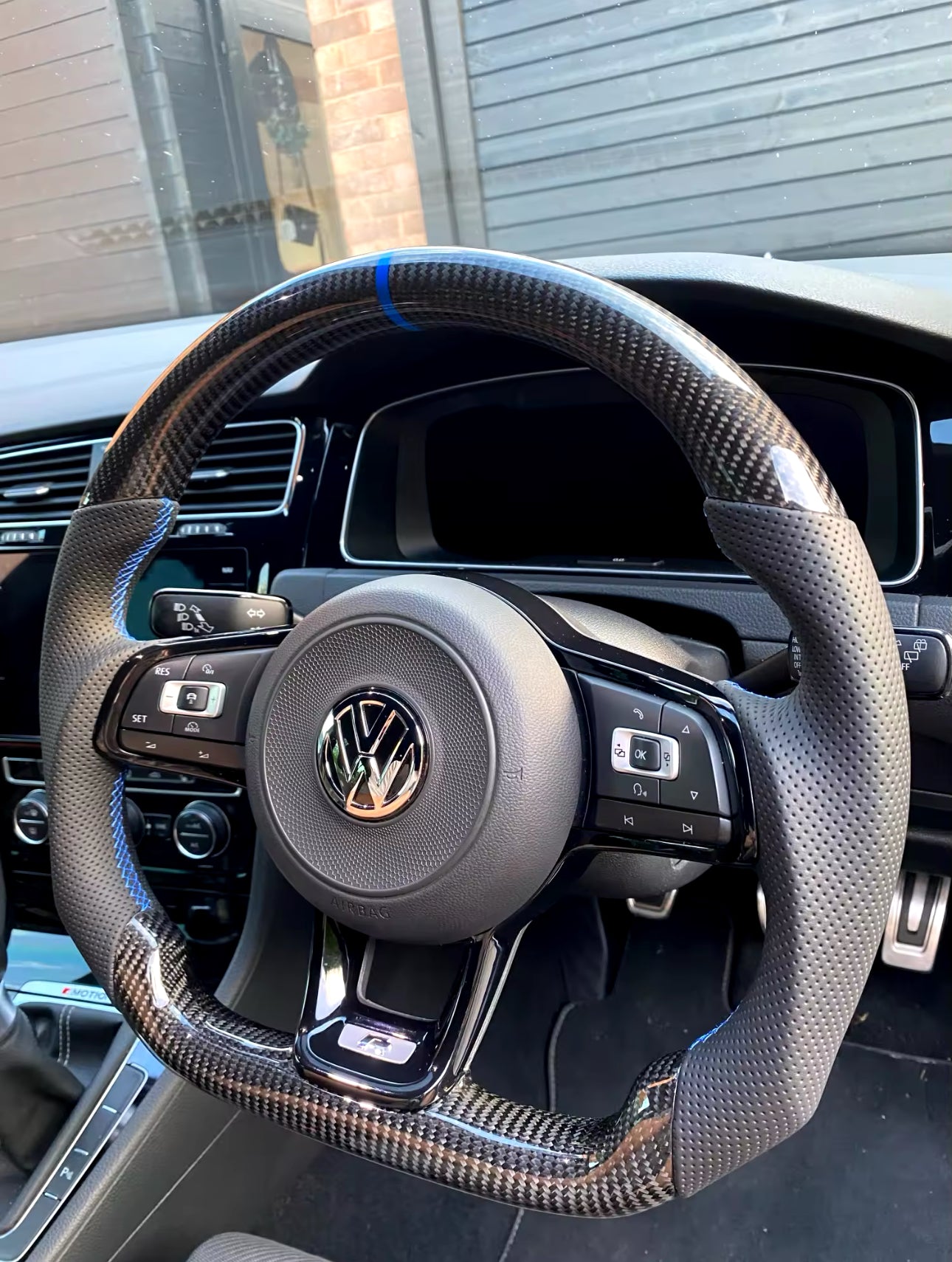 VW Custom Carbon Wheel